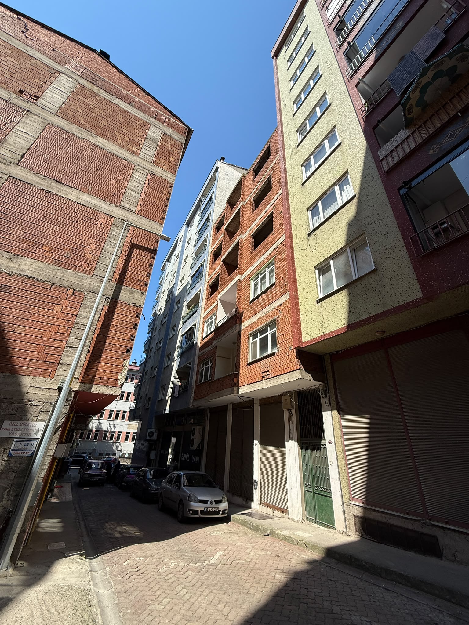 AKÇAABAT DÜRBİNAR APARTMAN